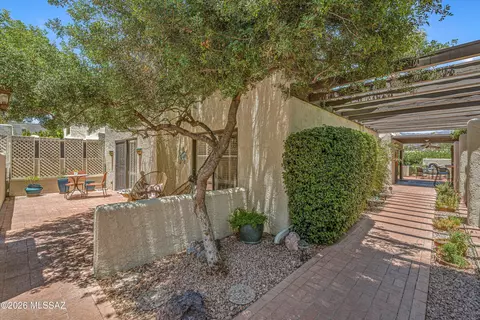 Exterior - 7129 E Chorro Cir, Tucson, AZ 85715 photo 8 of 8