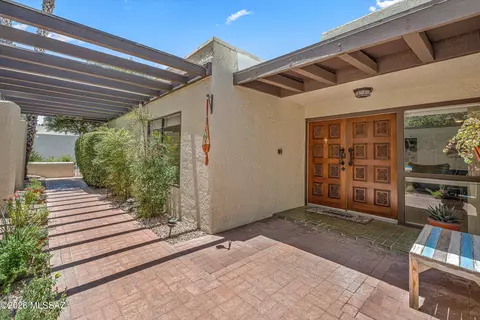 Exterior - 7129 E Chorro Cir, Tucson, AZ 85715 photo 2 of 8
