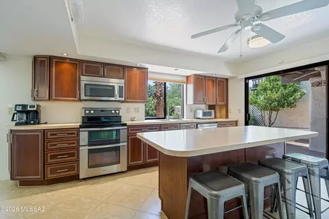 Kitchen - 7129 E Chorro Cir, Tucson, AZ 85715 photo 3 of 3