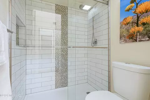 Bath - 7129 E Chorro Cir, Tucson, AZ 85715 photo 2 of 3
