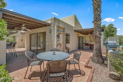 Exterior - 7129 E Chorro Cir, Tucson, AZ 85715 photo 6 of 8
