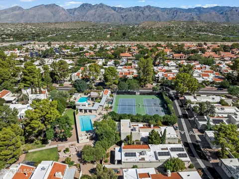 View/Area - 7129 E Chorro Cir, Tucson, AZ 85715 photo 2 of 2