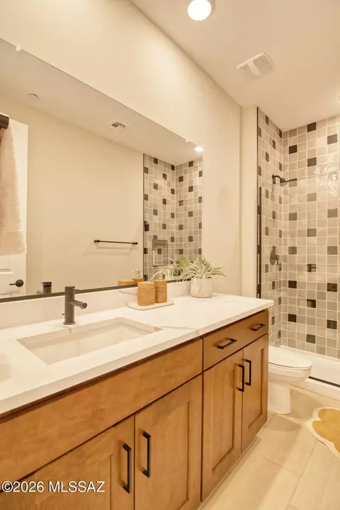 Bath - 12794 E Tortoise Pointe Dr, Vail, AZ 85641 photo 6 of 8