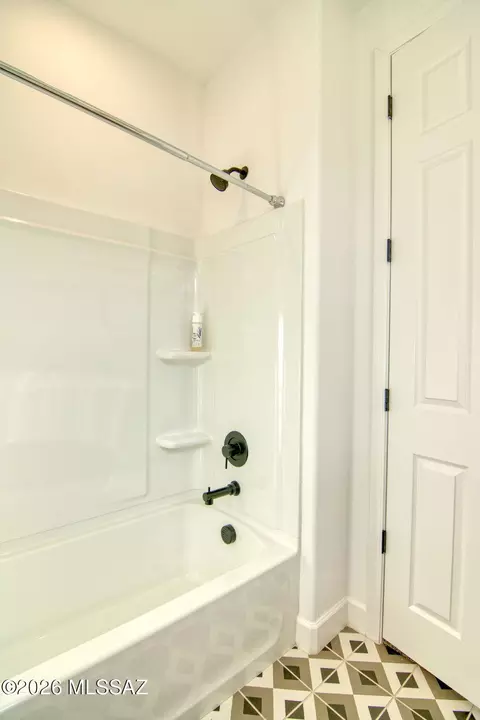Bath - 12794 E Tortoise Pointe Dr, Vail, AZ 85641 photo 5 of 8
