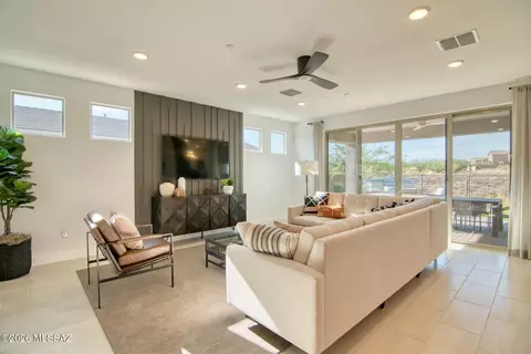 Living - 12794 E Tortoise Pointe Dr, Vail, AZ 85641 photo 1 of 4