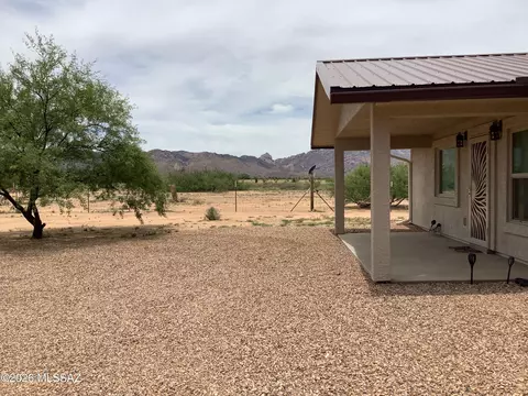 Exterior - 129 E Lehigh St, Pearce, AZ 85625 photo 1 of 7