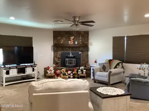 Living - 129 E Lehigh St, Pearce, AZ 85625 photo 2 of 5