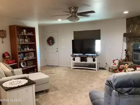Living - 129 E Lehigh St, Pearce, AZ 85625 photo 1 of 5