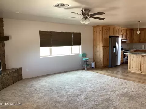 Living - 129 E Lehigh St, Pearce, AZ 85625 photo 5 of 5