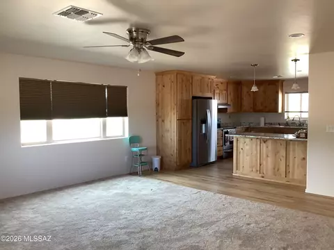 Living - 129 E Lehigh St, Pearce, AZ 85625 photo 4 of 5