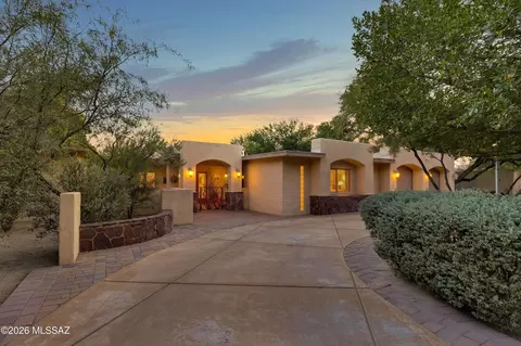 12040 E Dry Gulch Pl, Tucson, AZ 85749