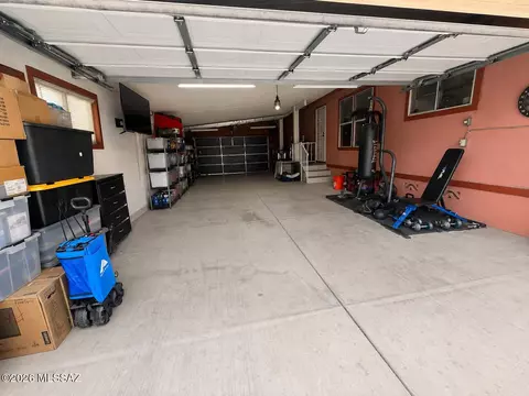 6061 E Thunder River Dr, Tucson, AZ 85756 photo 3