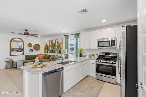 Kitchen - 8886 E Moontear Way, Vail, AZ 85641 photo 2 of 4