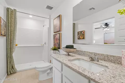 Bath - 8886 E Moontear Way, Vail, AZ 85641 photo 1 of 3