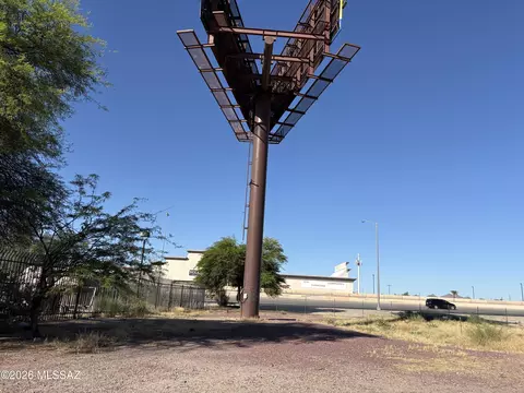 152 W 40 St W, South Tucson, AZ 85713