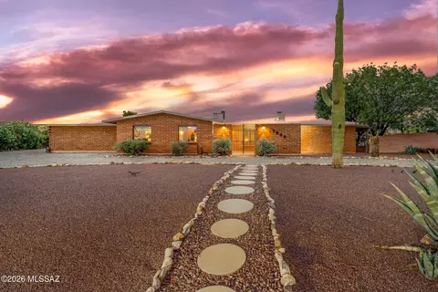 7049 N Magic Ln, Tucson, AZ 85704