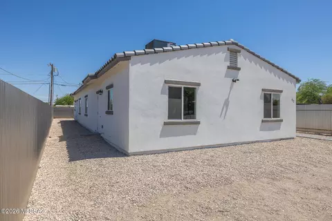 Exterior - 3902 E Fairmount St, Tucson, AZ 85712 photo 6 of 8