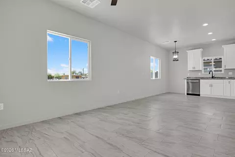 Living - 3902 E Fairmount St, Tucson, AZ 85712 photo 4 of 5
