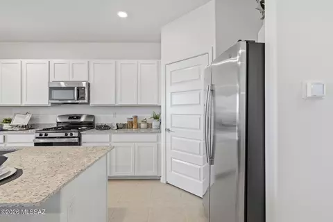 Kitchen - 8870 E Moontear Way, Vail, AZ 85641 photo 1 of 5