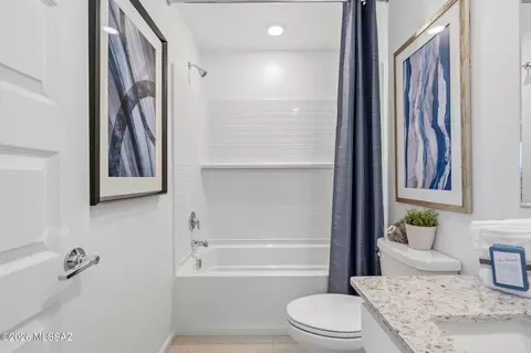 Bath - 8870 E Moontear Way, Vail, AZ 85641 photo 2 of 5