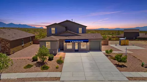 8870 E Moontear Way, Vail, AZ 85641