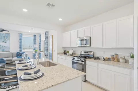 Kitchen - 8870 E Moontear Way, Vail, AZ 85641 photo 4 of 5