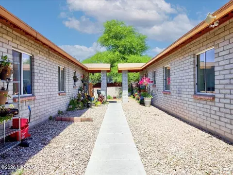 Exterior - 113 E District St, Tucson, AZ 85714 photo 2 of 3