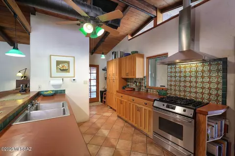 Kitchen - 92425 E Aravaipa Rd, Winkelman, AZ 85192 photo 2 of 4