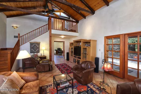 Living - 92425 E Aravaipa Rd, Winkelman, AZ 85192 photo 2 of 3