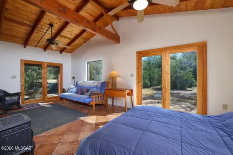 Bedroom - 92425 E Aravaipa Rd, Winkelman, AZ 85192 photo 5 of 7