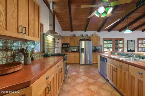 Kitchen - 92425 E Aravaipa Rd, Winkelman, AZ 85192 photo 1 of 4