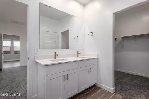 Bath - 14029 E Crotalus Way, Vail, AZ 85641 photo 1 of 4