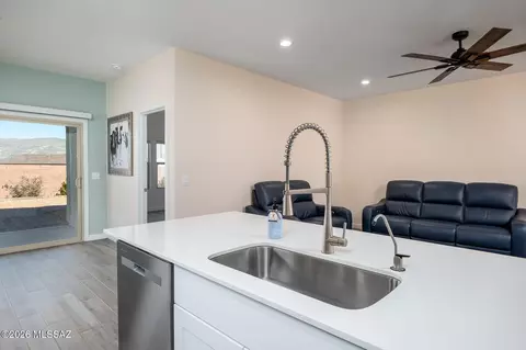 Kitchen - 14029 E Crotalus Way, Vail, AZ 85641 photo 4 of 4