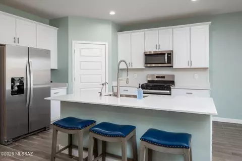 Kitchen - 14029 E Crotalus Way, Vail, AZ 85641 photo 1 of 4