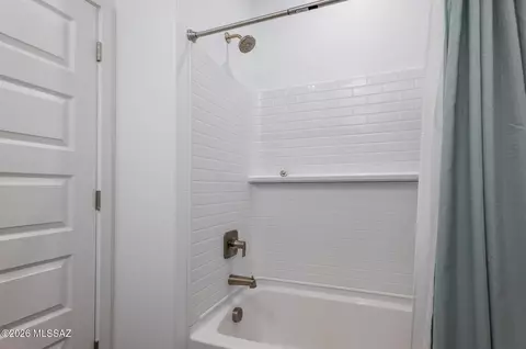 Bath - 14029 E Crotalus Way, Vail, AZ 85641 photo 4 of 4