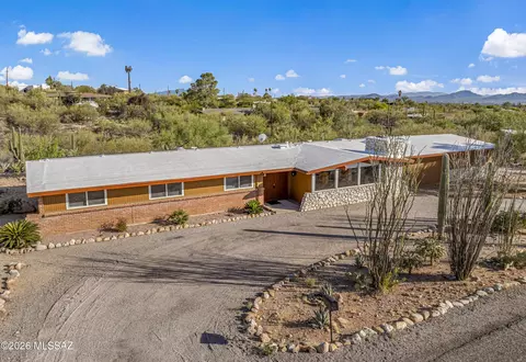 800 E Camino De Fray Marcos, Tucson, AZ 85718