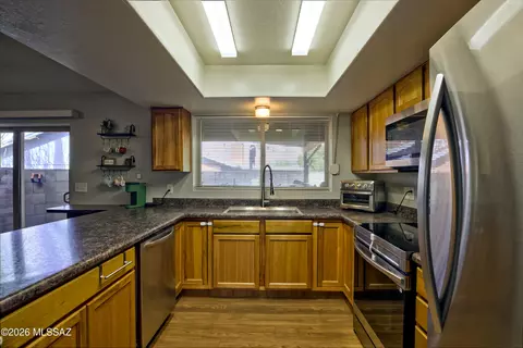 Kitchen - 9341 E 5th St, Tucson, AZ 85710 photo 8 of 8