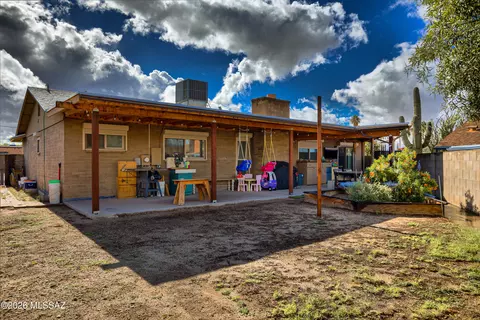 Exterior - 9341 E 5th St, Tucson, AZ 85710 photo 4 of 6