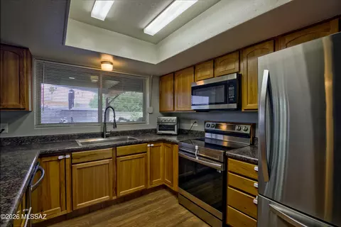 Kitchen - 9341 E 5th St, Tucson, AZ 85710 photo 3 of 8