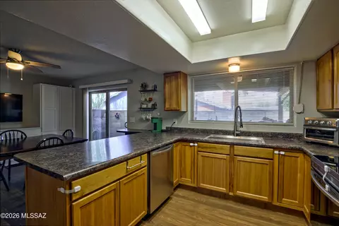 Kitchen - 9341 E 5th St, Tucson, AZ 85710 photo 5 of 8