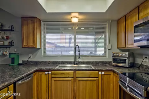Kitchen - 9341 E 5th St, Tucson, AZ 85710 photo 4 of 8