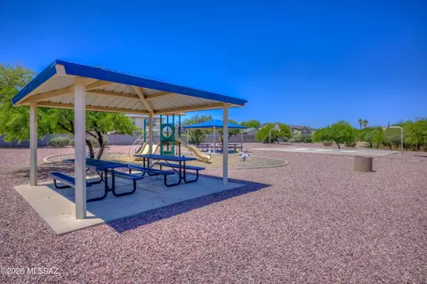 View/Area - 7037 S Harrier Loop, Tucson, AZ 85756 photo 2 of 2