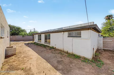 Exterior - 2126 E Hidalgo Vis, Tucson, AZ 85713 photo 4 of 5