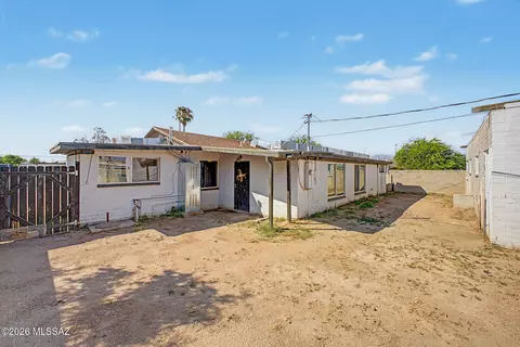 Exterior - 2126 E Hidalgo Vis, Tucson, AZ 85713 photo 3 of 5