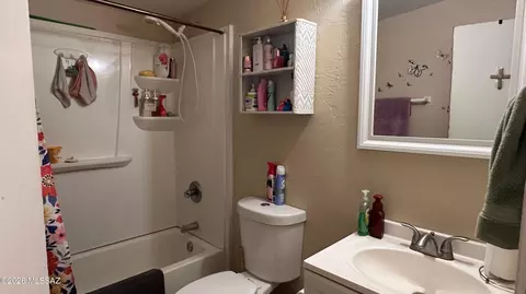 Bath - 2126 E Hidalgo Vis, Tucson, AZ 85713 photo 3 of 3
