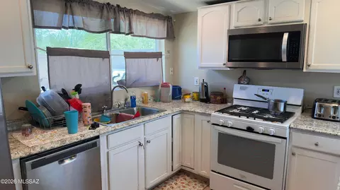 Kitchen - 2126 E Hidalgo Vis, Tucson, AZ 85713 photo 1 of 2