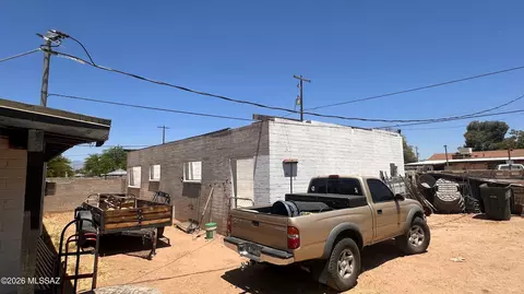 Exterior - 2126 E Hidalgo Vis, Tucson, AZ 85713 photo 2 of 5