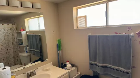 Bath - 2126 E Hidalgo Vis, Tucson, AZ 85713 photo 1 of 3