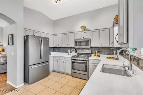 Kitchen - 9491 E Bench Mark Loop, Tucson, AZ 85747 photo 1 of 3