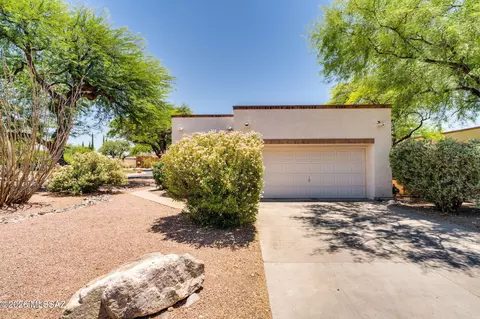 5560 E Miles Cir, Tucson, AZ 85712